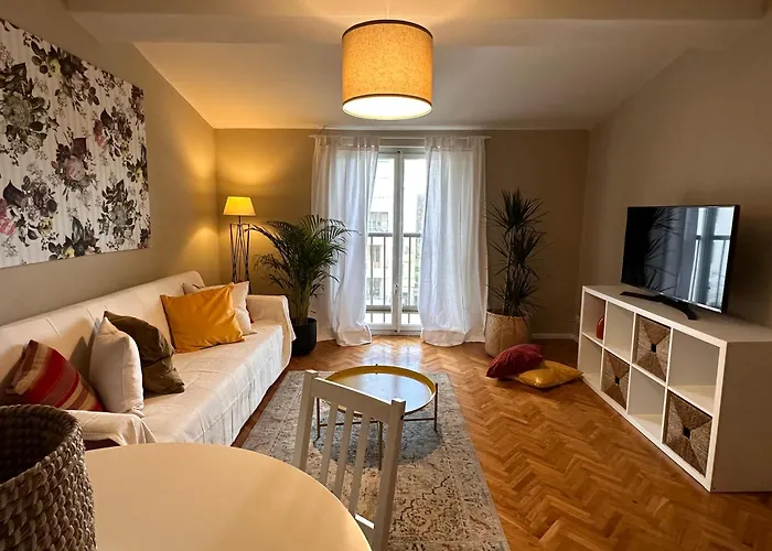 Hugo Apartment